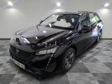 une photo d'une voiture noire endommagée