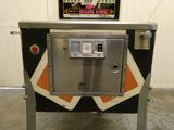 une machine qui se trouve dans un garage