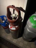 1 chariot avec deux bouteilles et deux manos + goulottes + 1… (photo 3)