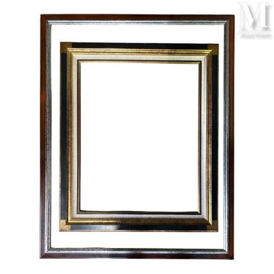 l'image d'une photo représentant un cadre photo sur fond blanc