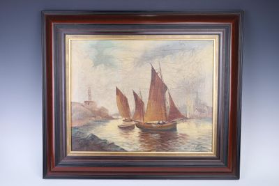 un tableau accroché au mur d'un salon