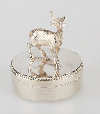 Boite à dent de lait, ronde avec son couvercle , en argent m…