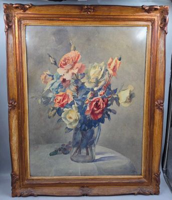 tableau représentant des roses dans un vase posé sur une table devant une horloge