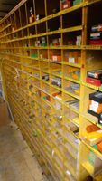 - 1 lot de tarauds, filières et divers accessoires de perçag…