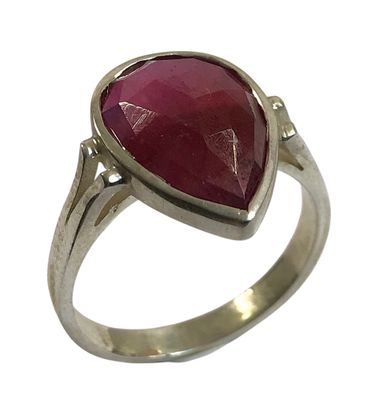 BAGUE en argent 925/1000 sertie d'un rubis taille poire, tou… - Photo 1