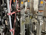 les nombreux types de machines qui se trouvent dans cette salle