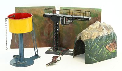 4 éléments de décors échelle 0, en l'état :