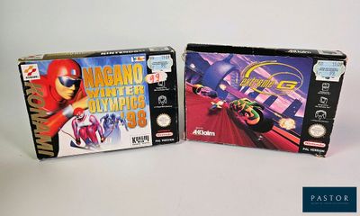 deux jeux vidéo posés l'un à côté de l'autre sur la table