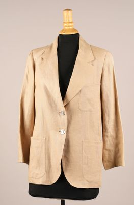 une photo d'une veste beige sur un mannequin, un mannequin, un mannequin, un mannequin, un mannequin, un mannequin, un mannequin, un mannequin