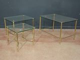 paire de tables d'appoint en laiton et en verre, avec plateau en verre