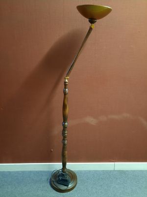 Lampadaire en bois naturel en éclairage indirect halogène, a…