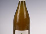 une bouteille de vin posée sur la table