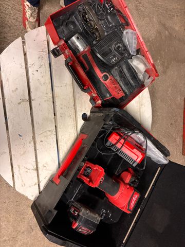 Lot de 2 coffrets sur batterie, coupe tige filetée Milwaukee et p...