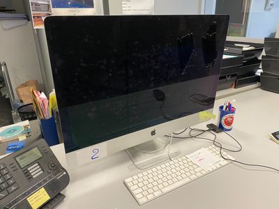 Deux ordinateurs APPLE I Mac, avec une unité centrale - Photo 1