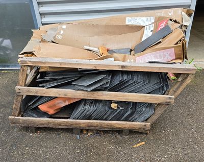 Palette d'ardoises (environ 20-25 x 30-35 cm) - A enlever da…
