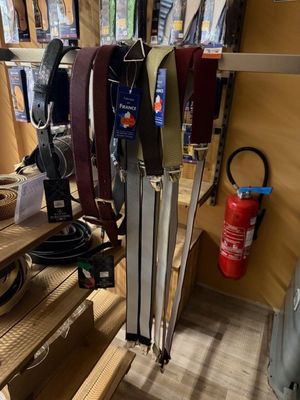 STOCK DE CEINTURES ET BRETELLES - Photo 1