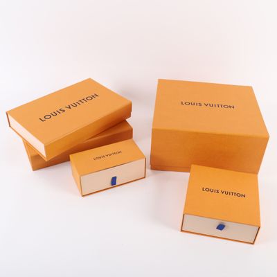 Ensemble DE Cinq BOÎTes Cartonnees Louis Vuitton Vides