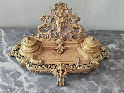 Important encrier en bronze doré de style Renaissance à rich… - Photo 1
