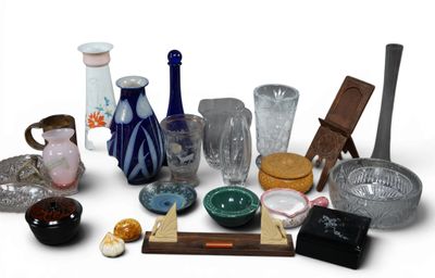 a lot of glass items that are sitting on the table