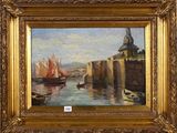 une peinture à l'huile représentant des bateaux dans un port, avec une église en arrière-plan