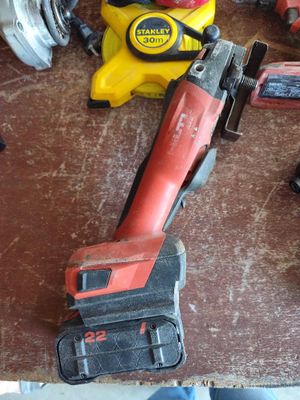 a picture of a bunch of tools that are sitting on a table