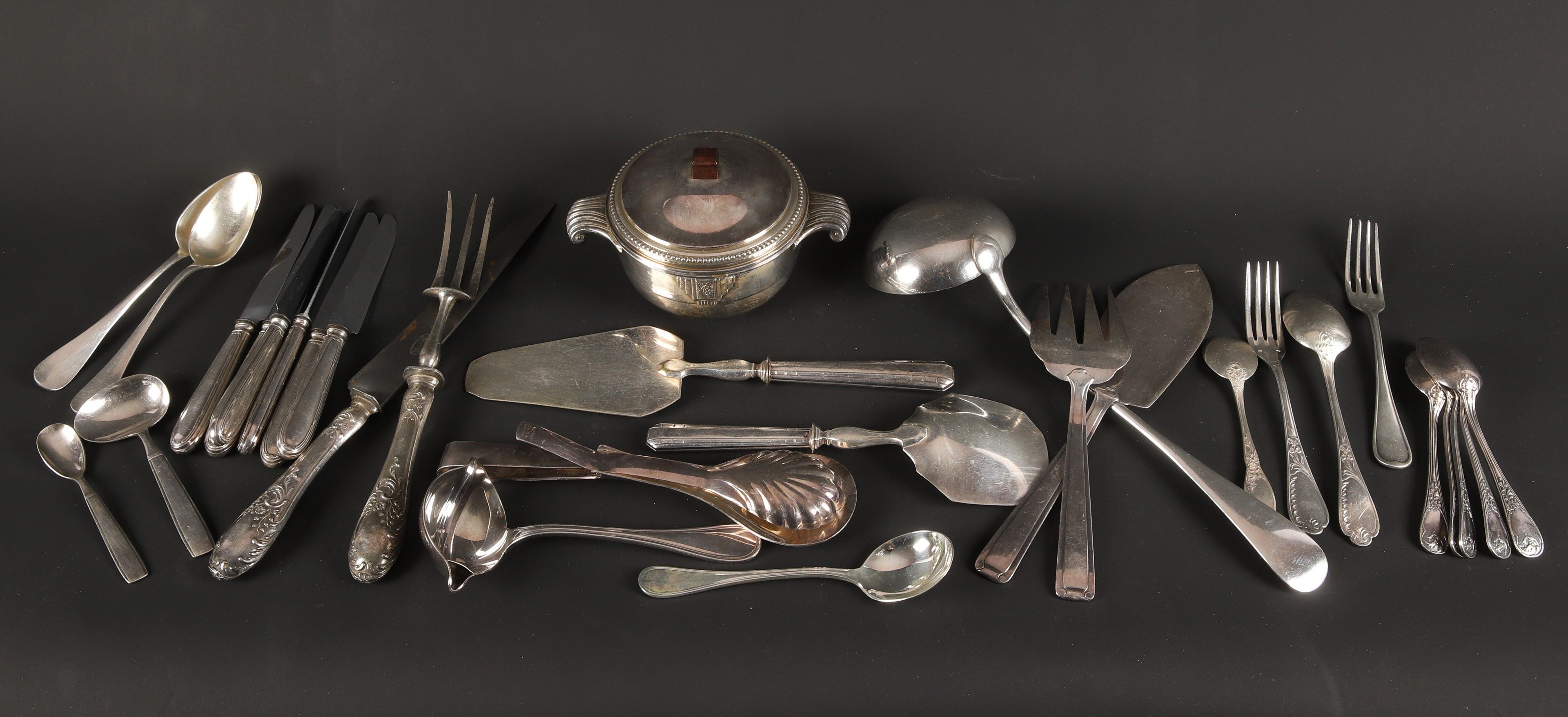 Objets d'art & Curiosités