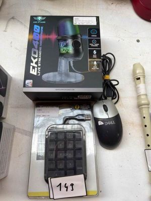 Un microphone Spirit of Gamer EKO 400 RGB cardioïde, avec un…