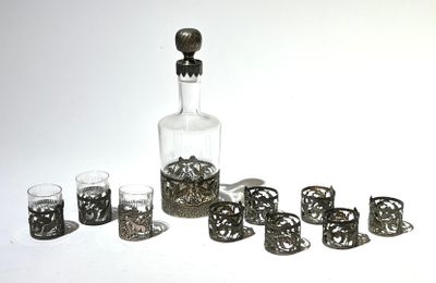 Paul CANAUX, orfèvre. Partie de service à liqueur, monture en argent 9 - Photo 1