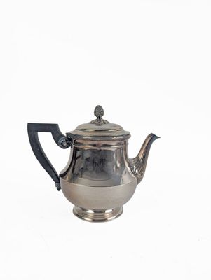 CHRISTOFLE. Verseuse et sucrier en métal argenté, à manche e…