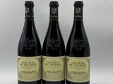 trois bouteilles de vin du Château Lafion sur fond blanc