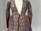 une image d'une veste de femme sur un mannequin