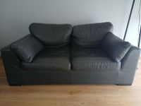 VENTE VOL : Un canapé deux places, façon cuir, gris anthraci… (photo 5)