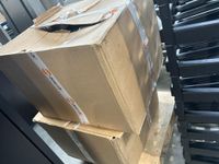 Lot d'étagères à bouteilles en pastique, dimensions : 60x24x… (photo 2)