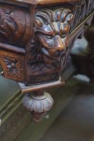 Bureau néo-Renaissance du XIXe siècle - chêne - richement sc… (photo 3)