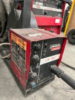 un poste à souder semi-automatique LINCOLN type Idealarc CV4… (photo 2)