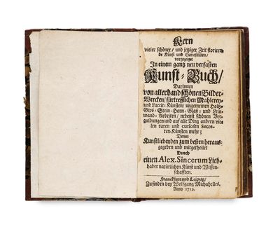 un vieux livre avec un titre en noir et blanc