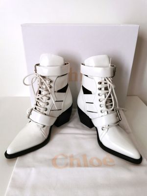 Chloé "Rylee 60 Openwork Western Ankle Boots" : Bottines à boucles et 