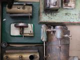 une boîte contenant un tas d'objets différents