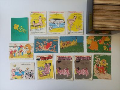 Plusieurs livres pour enfants sont disposés sur une table, à côté d'une pile de livres