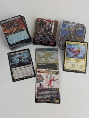 beaucoup de cartes sur la table
