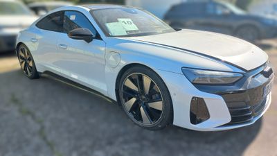 VP AUDI E TRON GT 476 CH (toit ouvrant)– Immatriculée GP-318…