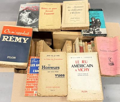 plusieurs livres empilés les uns sur les autres