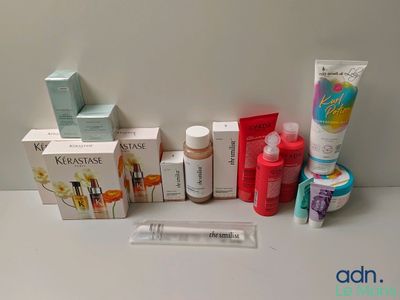 de nombreux types de produits de soins de la peau sur la table