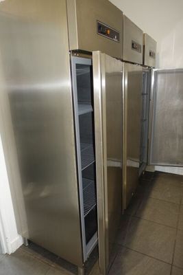 SUR DESIGNATION : Deux armoire inox réfrigérées FRANSTAL mod…