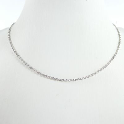 gros plan d'un collier sur un mannequin mannequin mannequin mannequin mannequin mannequin mannequin mannequin mannequin