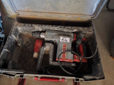 un outil qui se trouve à l'intérieur d'une boîte à outils
