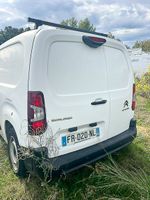 CTTE CITROEN Berlingo de couleur blanche … (photo 3)