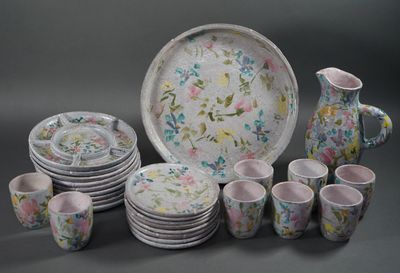 Partie de SERVICE de table en terre cuite émaillée à décor de fleurs c - Photo 1