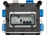 une image montrant un gros plan d'un appareil électronique sur fond blanc