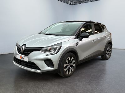 le nouveau renault c - cross suv est garé dans un showroom